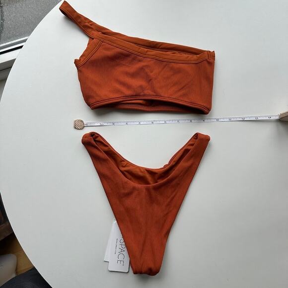 NWT L*Space Amber One-Shoulder Axel & Cabana Bitsy Swimwear Bikini Set Size XS - Picture 4 of 7